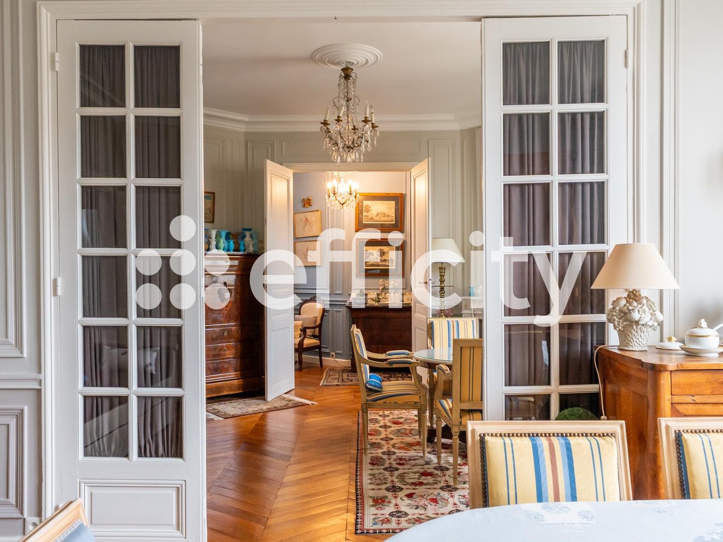 Appartement à vendre - 6 pièces - 147m2 - Versailles (78000)