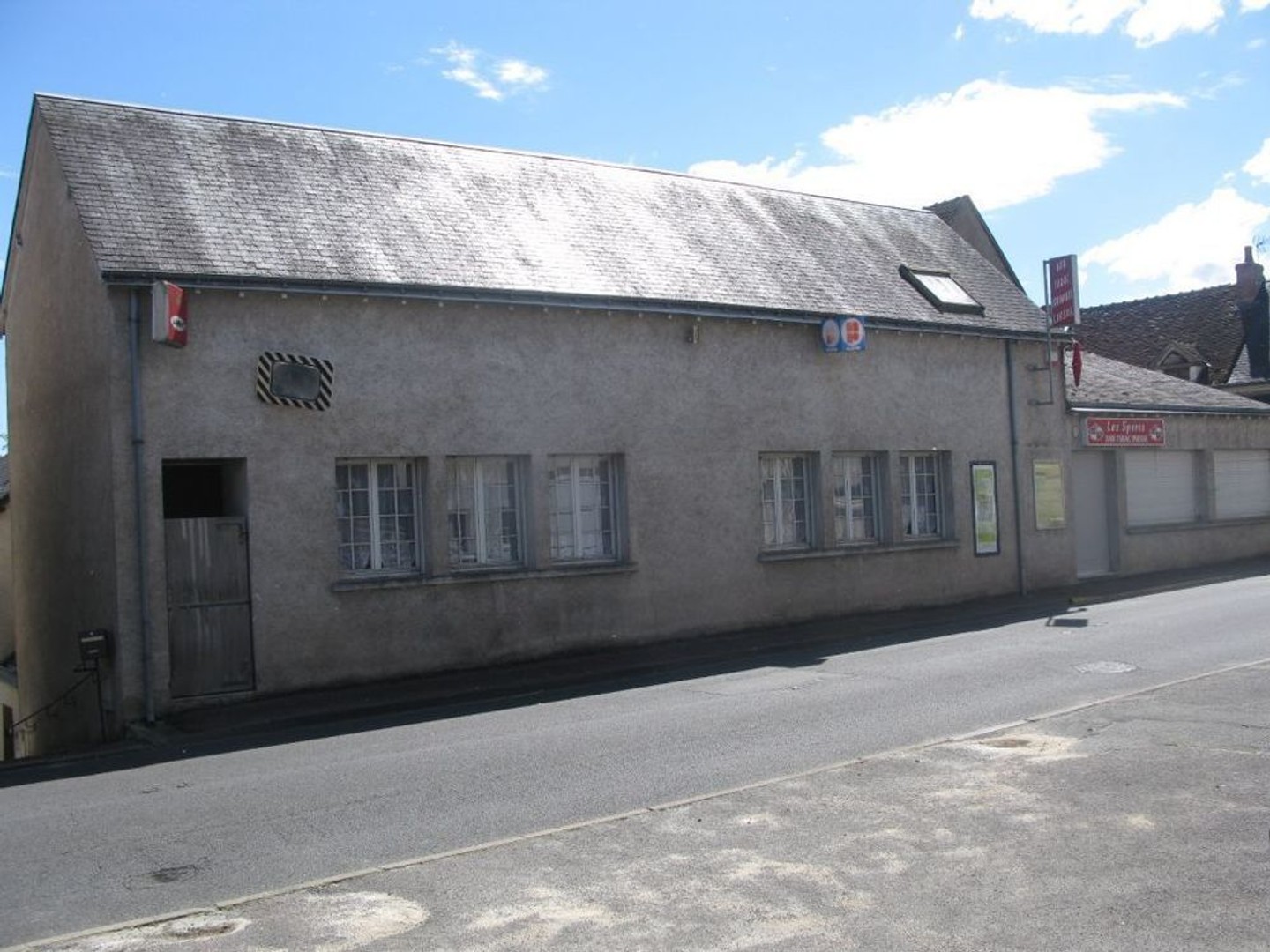 Local commercial Chisseaux 9 pièce(s) 280 m2