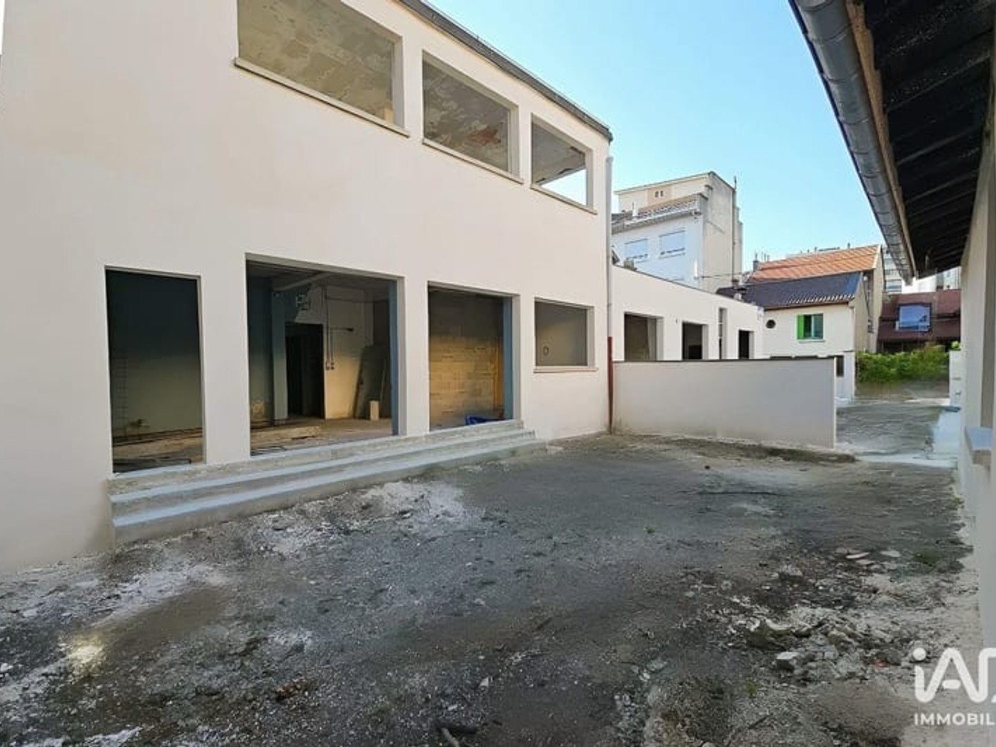 Immeuble commercial 186 m²