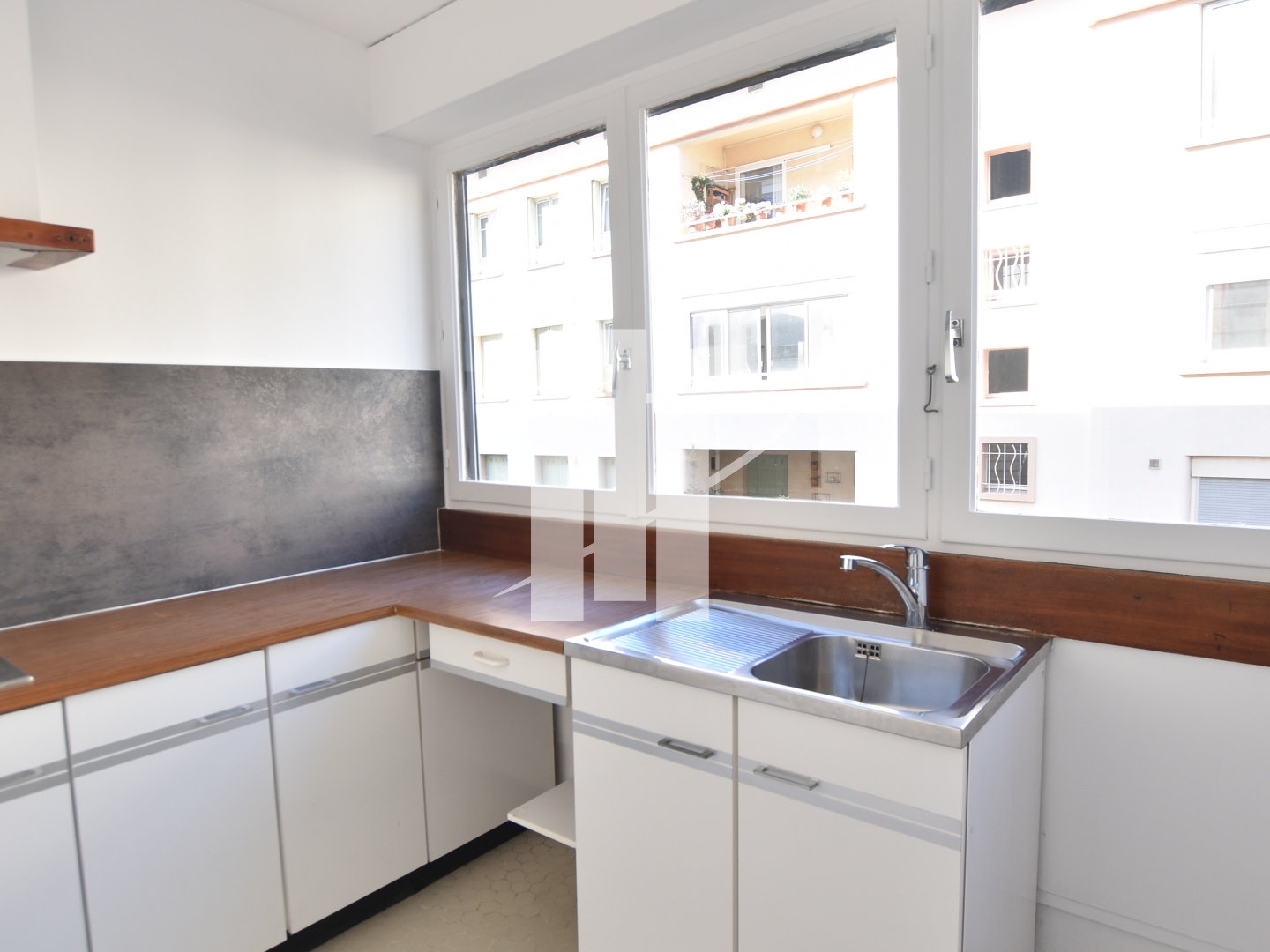 Appartement à vendre - 1 pièce - 32m2 - Saint-Raphaël (83700)