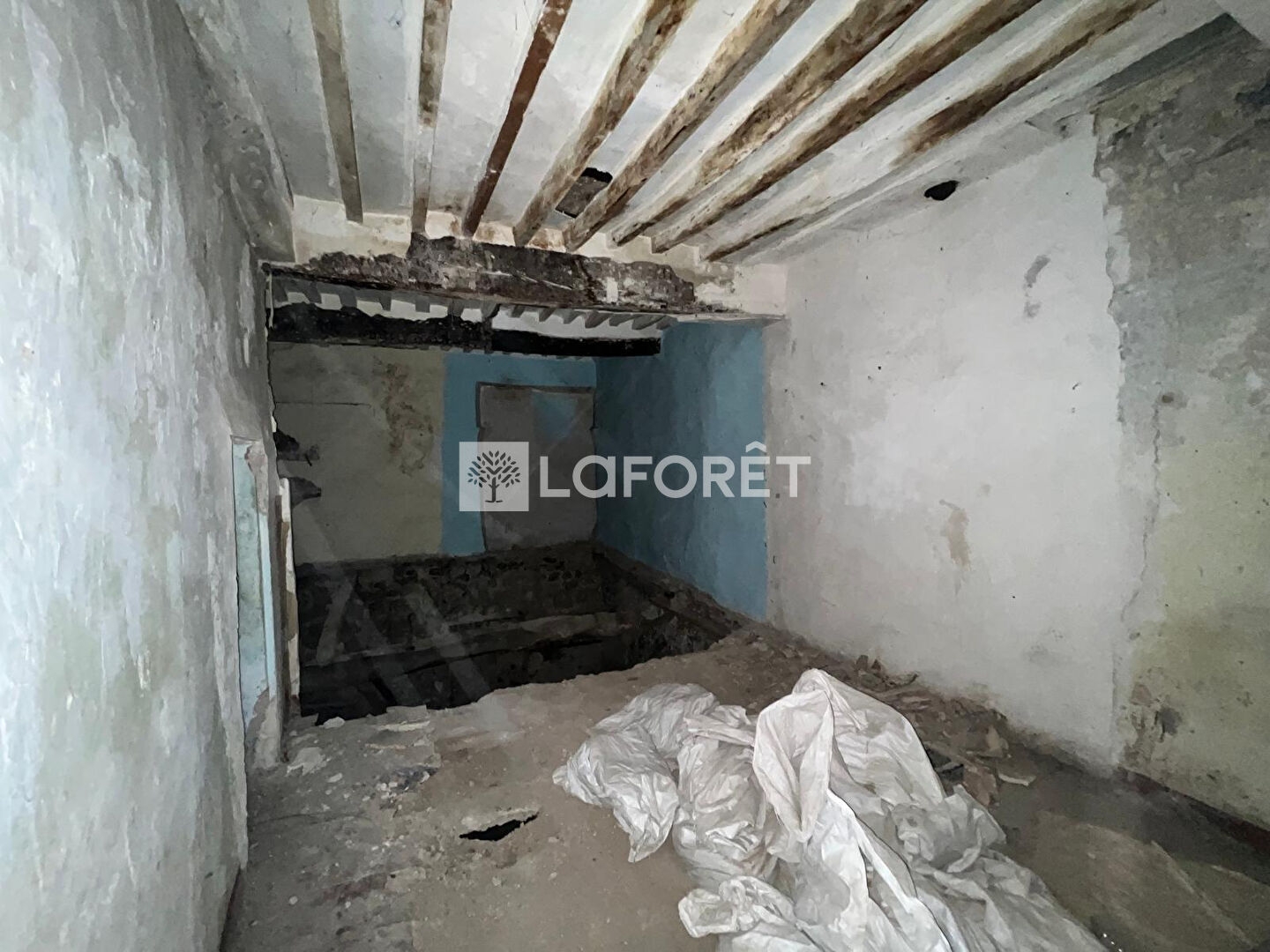 Immeuble à vendre - 12 pièces - 240m2 - Saint-Maximin-La-... (83470)