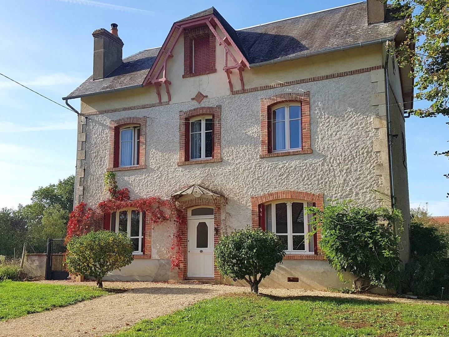 Maison de maitre avec jardin à vendre proche Chaillac 36