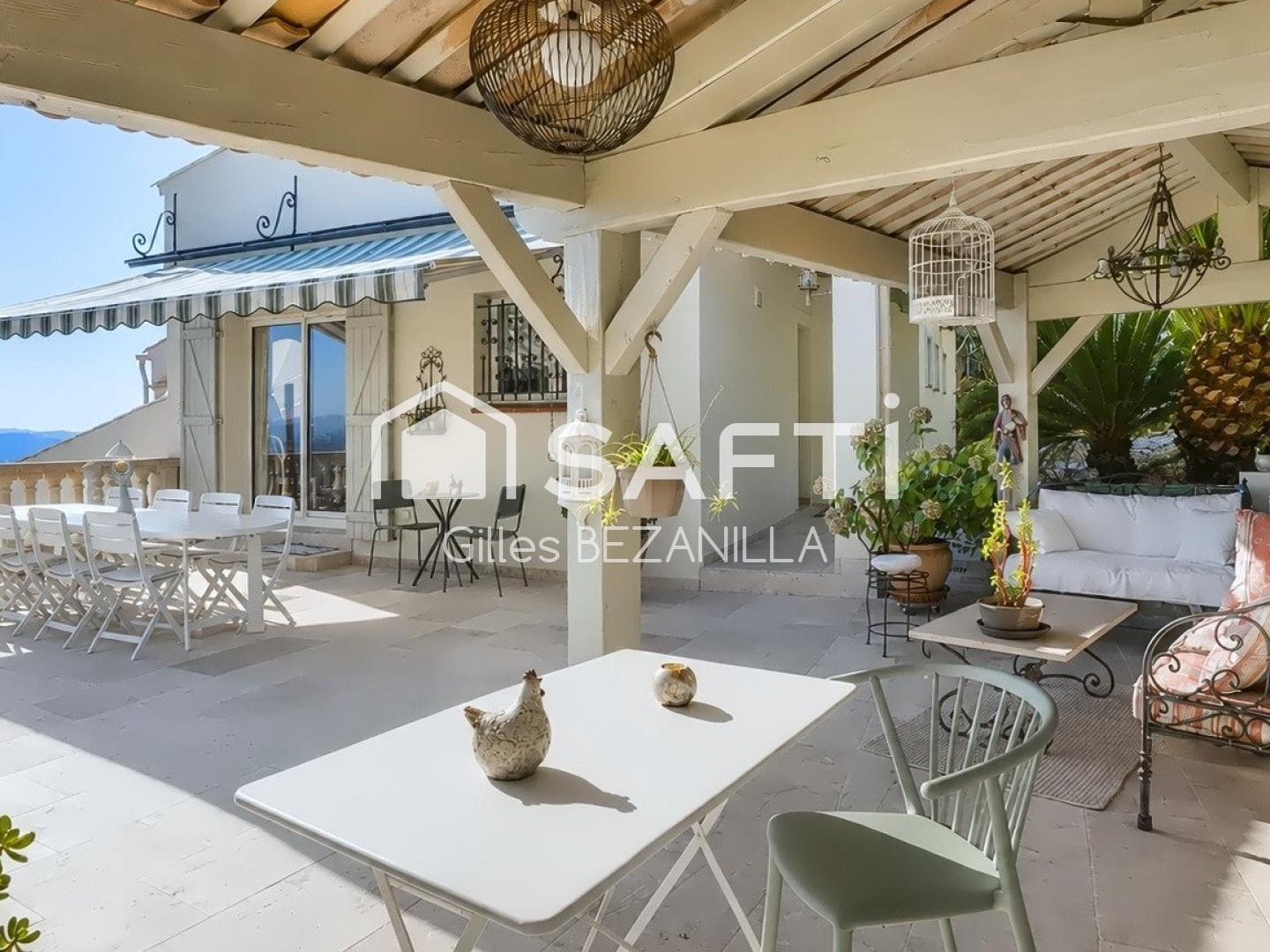 Maison à vendre - 8 pièces - 240m2 - Solliès-Ville (83210)