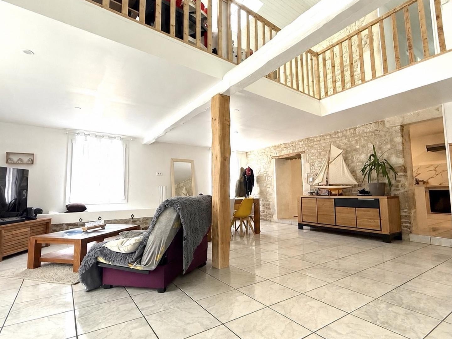 Maison à vendre - 7 pièces - 240m2 - Fontenay-Le-Comte (85200)