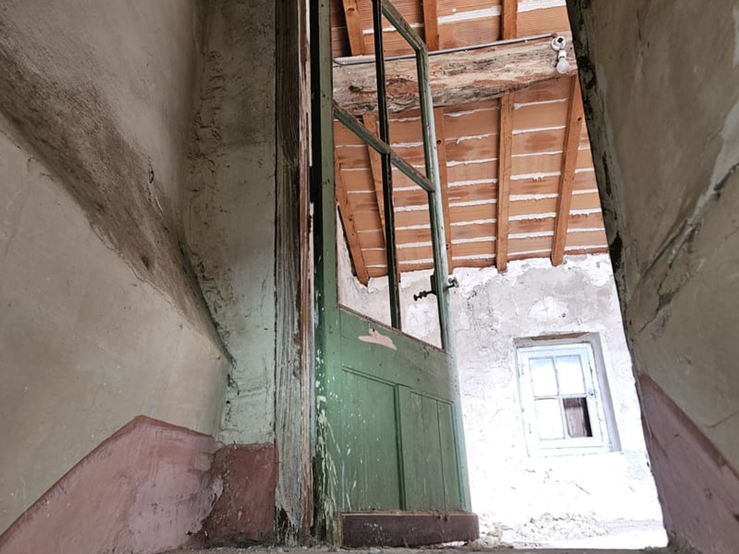 Maison de village avec terrasse à rénover