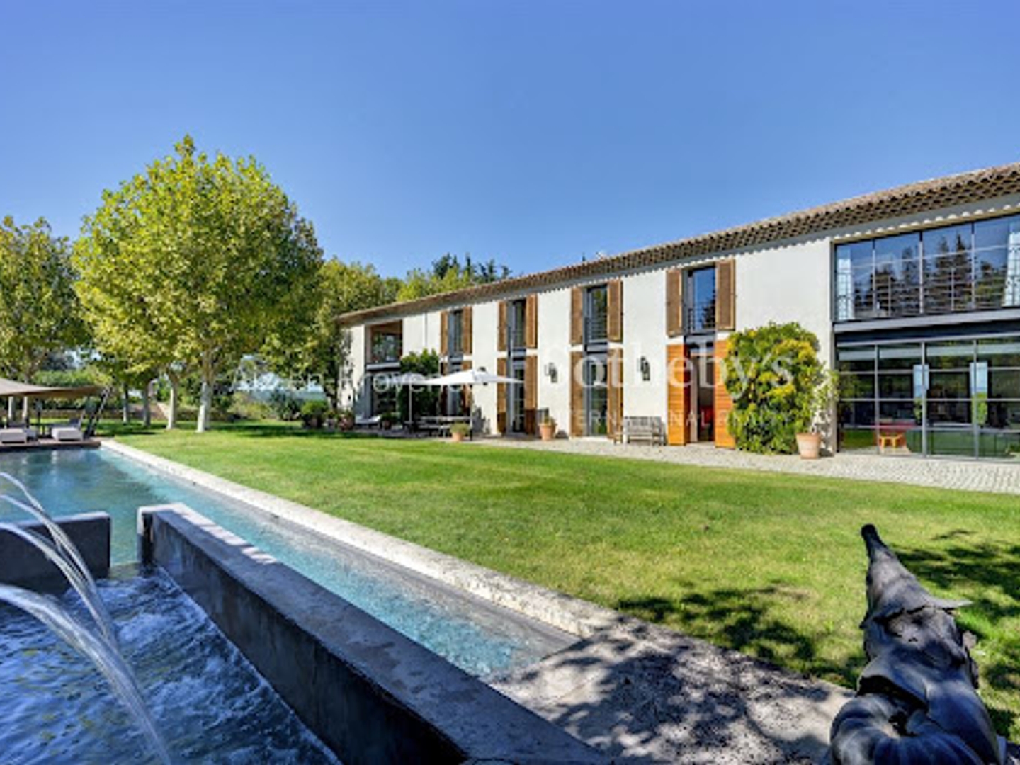 Maison 13 pièces 1025 m²