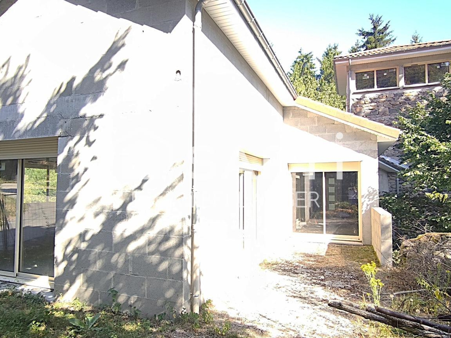 Maison à vendre - 5 pièces - 150m2 - Charbonnières-Les... (63410)