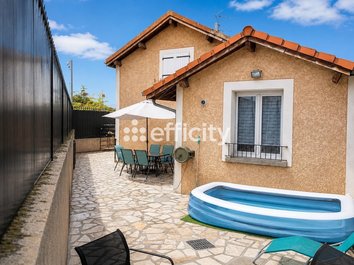 Maison à vendre - 5 pièces - 121m2 - Vaulx-En-Velin (69120)