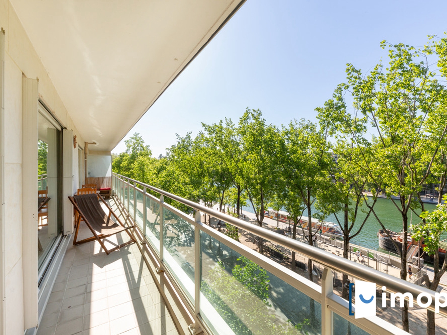 Superbe 3 pièces 2 chambres avec terrasse quai de la Loire, Paris19. à Paris