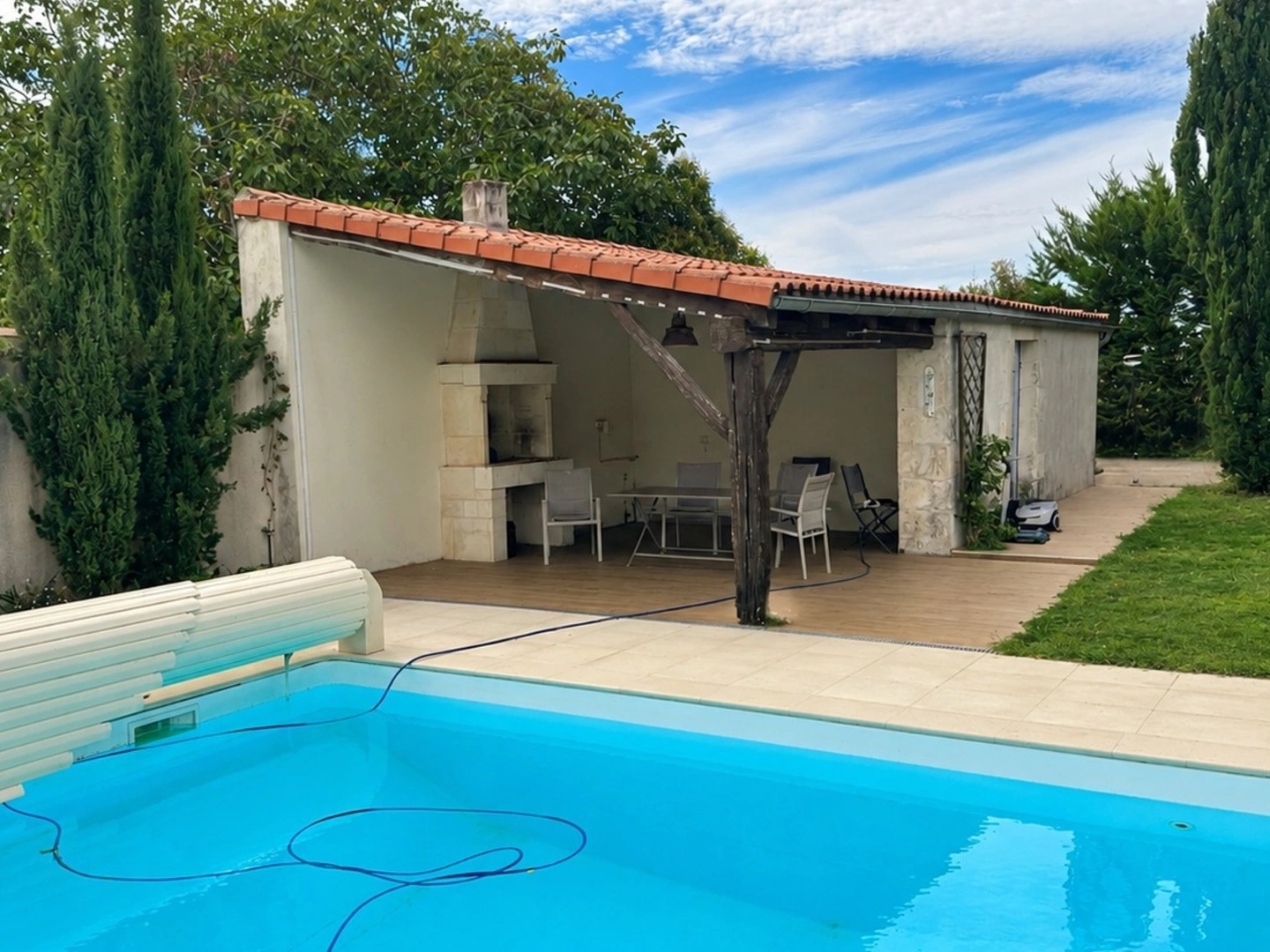 Maison à vendre - 9 pièces - 498m2 - Longèves (17230)