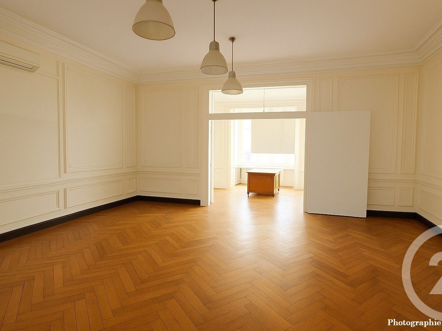 Local 1 pièce 56 m²