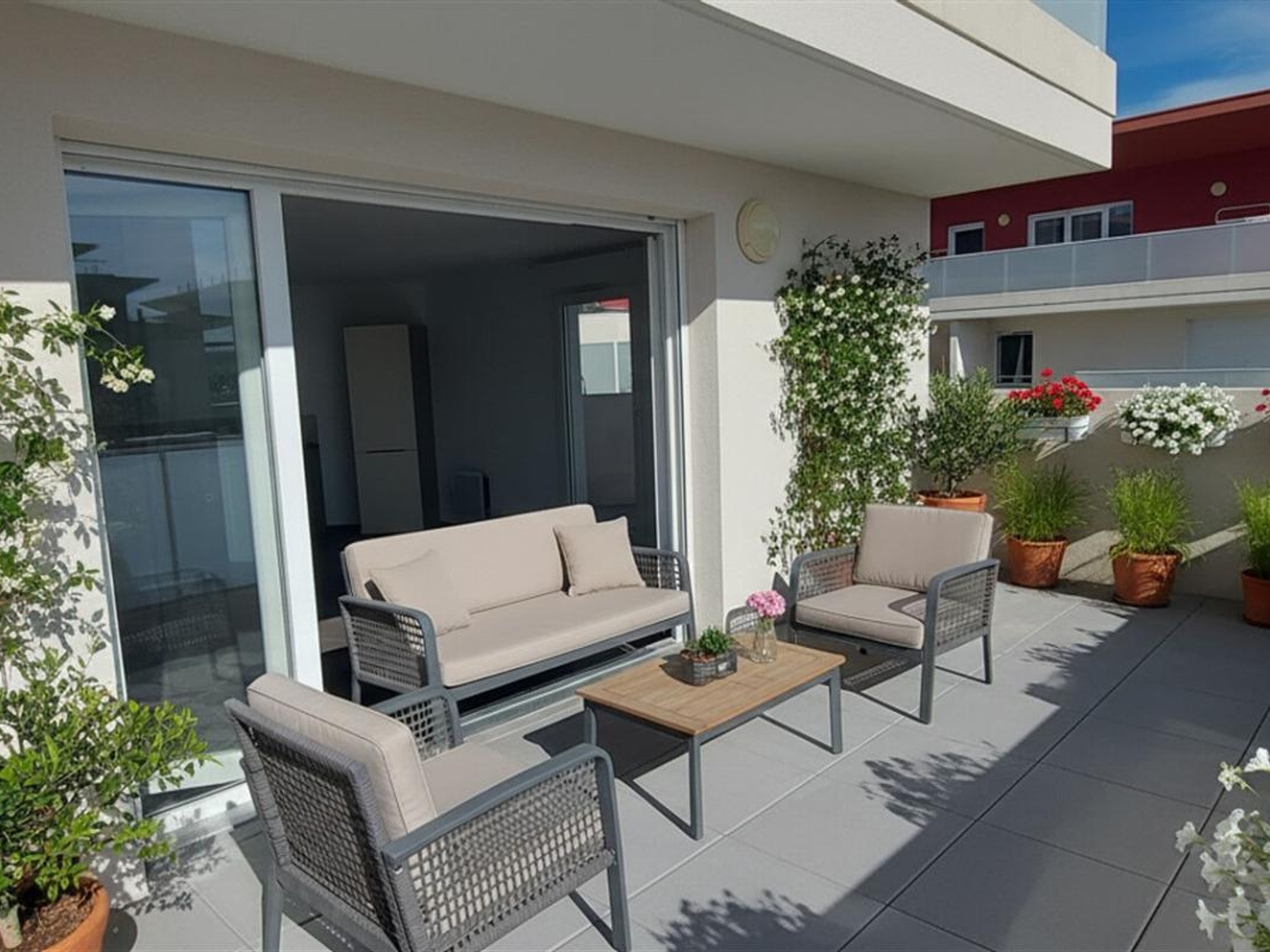 30.GARD.NIMES. Magnifique appartement de 69 m² avec terrasse de 42 m² dans résidence hautement sécurisée quartier Hoche