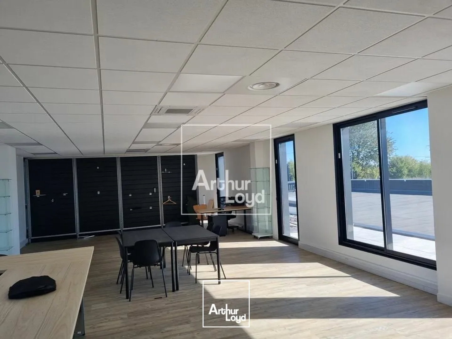 Locaux à vendre - 625m2 - Marcoussis (91460)