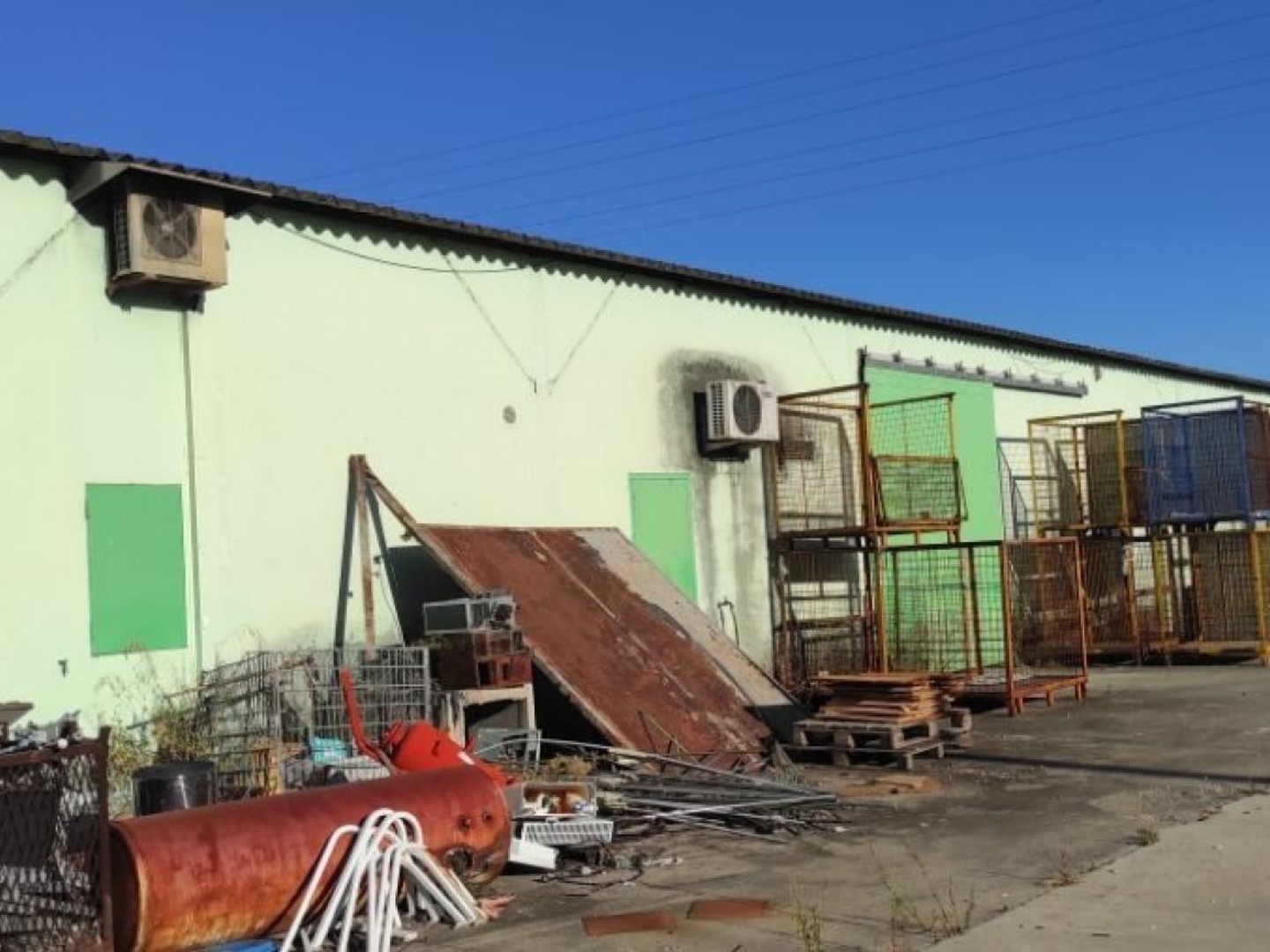 Local, Hangar, Entrepôt de 2800m² sur terrain de 7710m²
