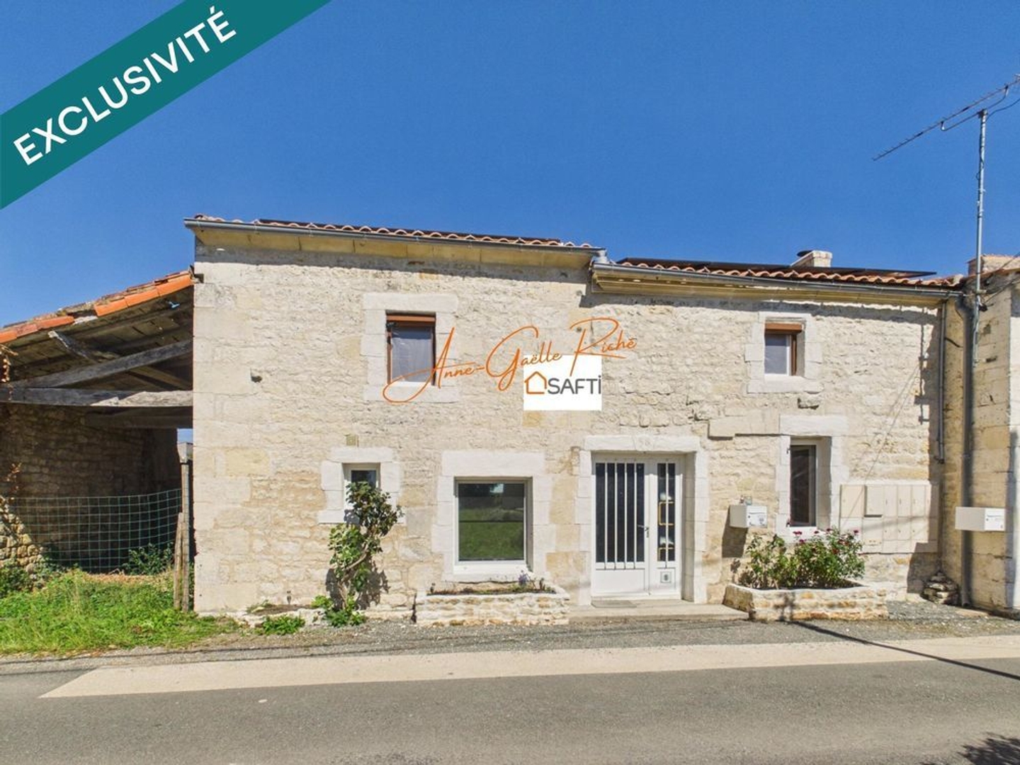 Maison en pierre, 2 chambres, possibilité 3 eme chambre et Panneaux photovoltaïques