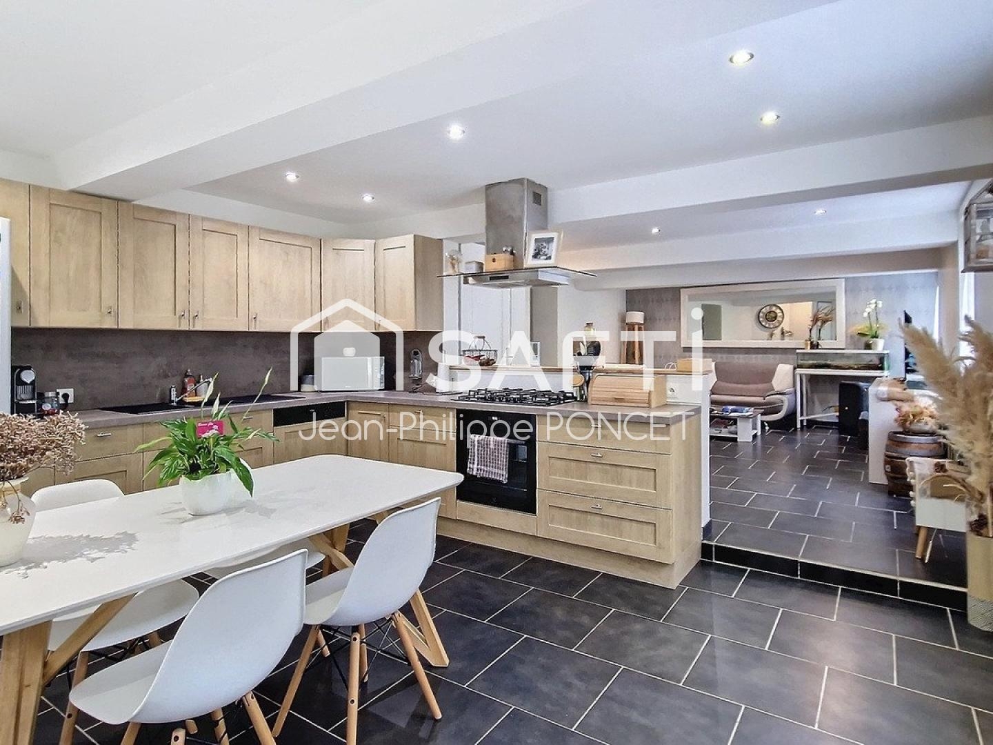 Immeuble à vendre - 186m2 - La Madelaine-Sous... (62170)