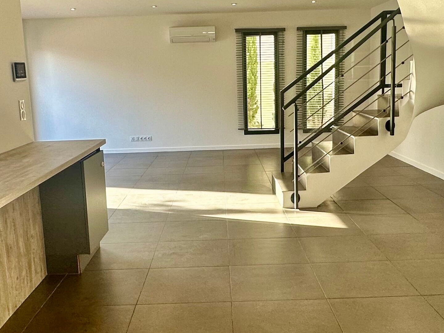 Maison à vendre - 4 pièces - 106m2 - Nîmes (30000)