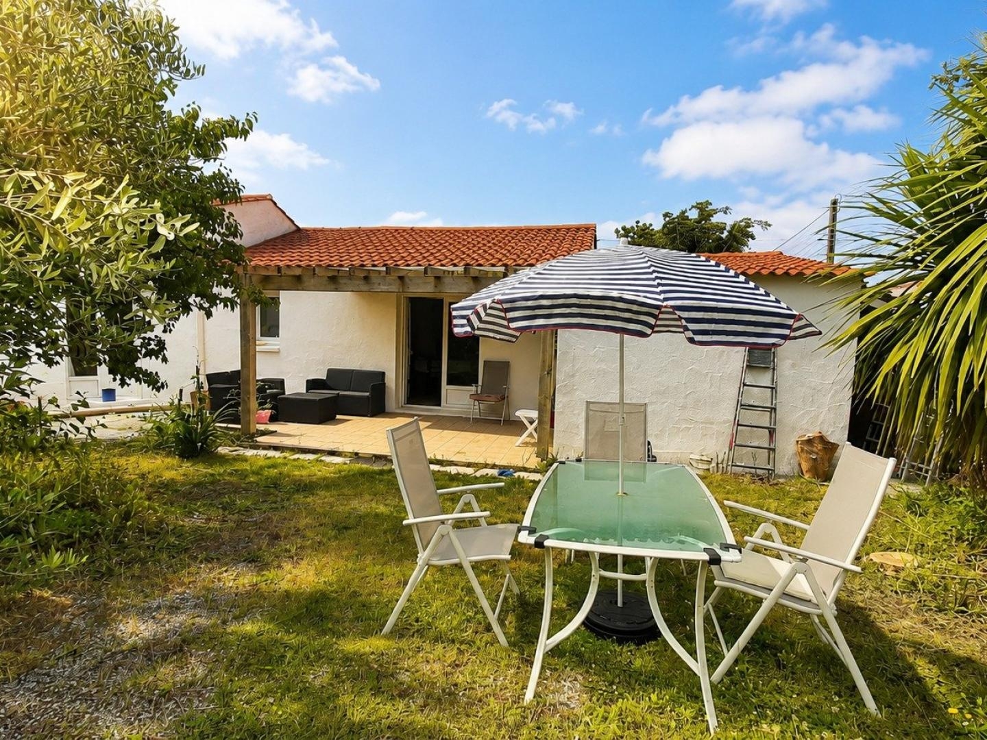 Maison à vendre - 3 pièces - 73m2 - Saint-Hilaire-La-... (85440)