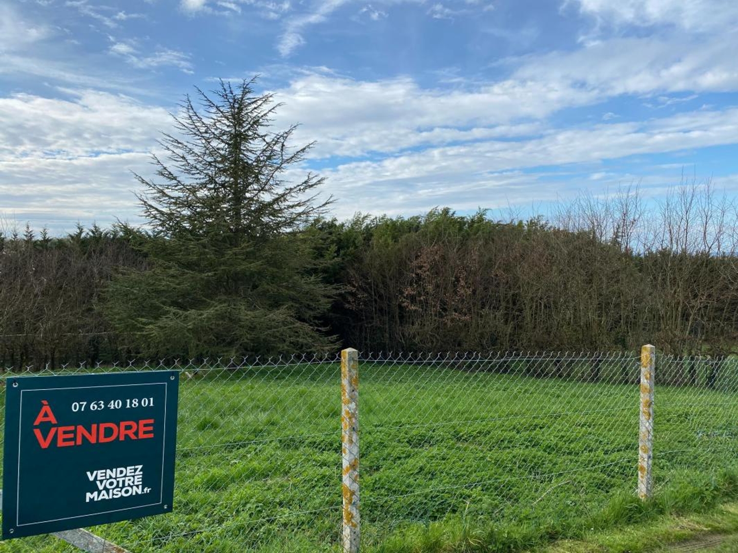 Terrain à vendre - 824m2 - Villers-Sur-Le-Roule (27940)