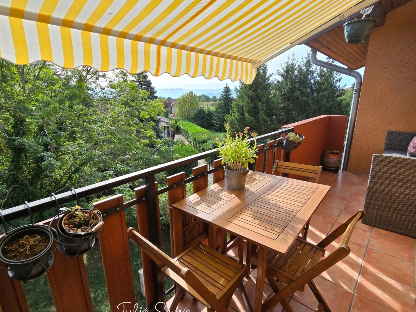 Appartement T4 Duplex 90 m² (110 m² utiles) Vue Mont-Blanc, terrasse, cave et deux parkings