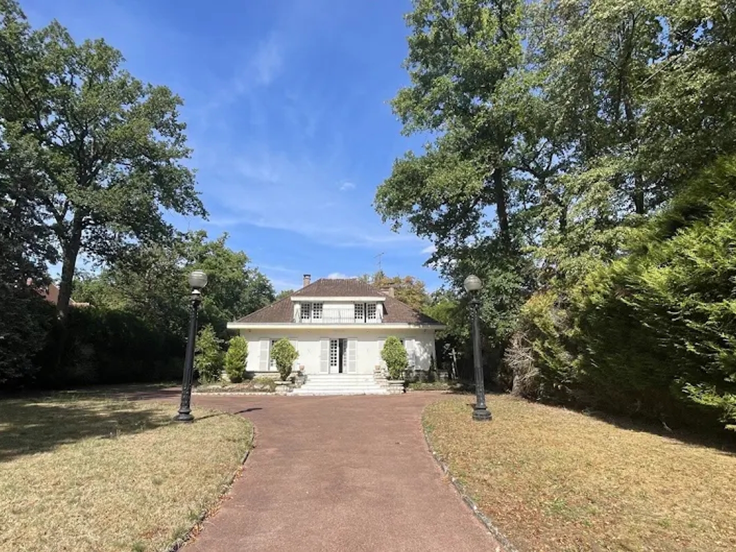 Maison 9 pièces 254 m²