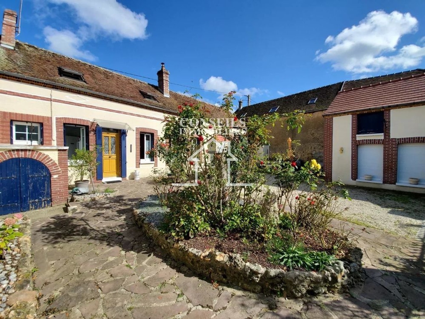 PROCHE VILLENEUVE SUR YONNE