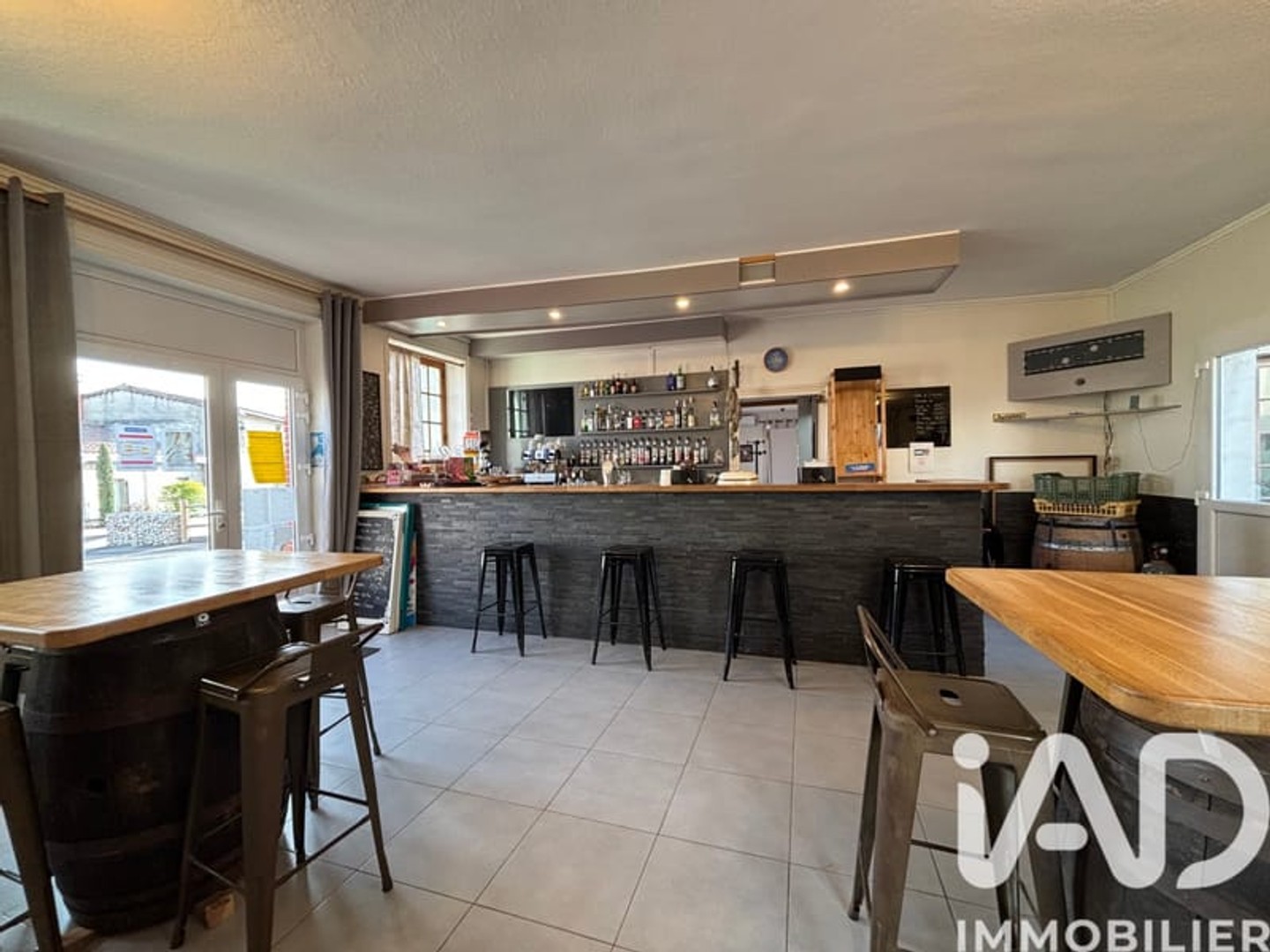 Magasin à vendre - 385m2 - Chambéon (42110)