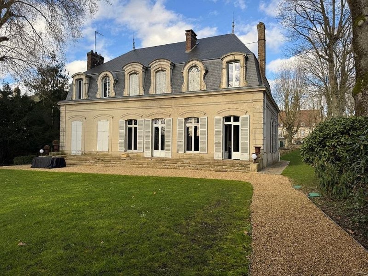 Propriété 9 pièces 320 m²