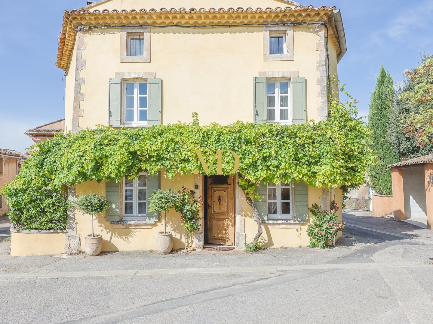 Belle bastide provençale avec terrasse