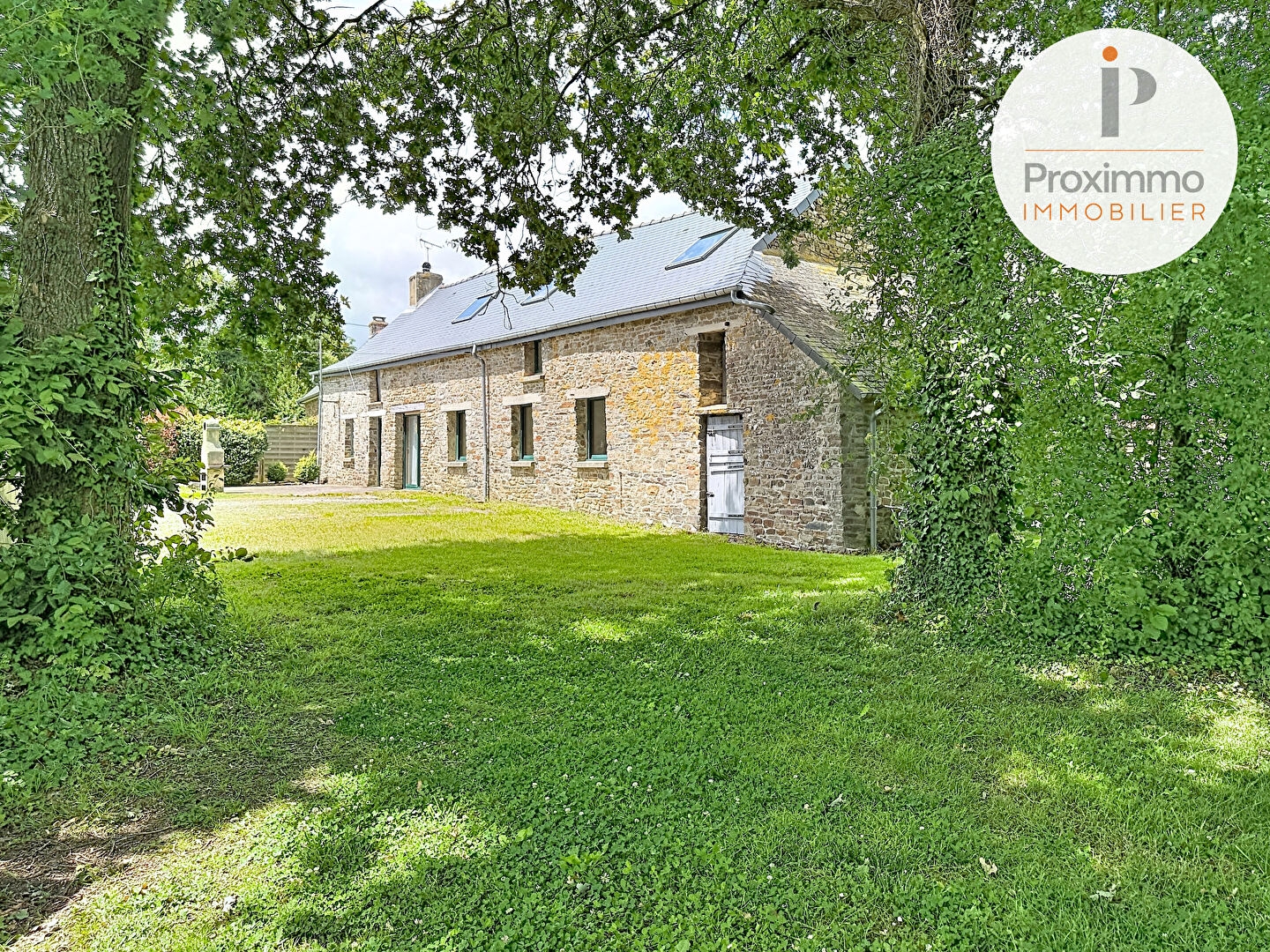 Maison à vendre - 6 pièces - 211m2 - Bain-De-Bretagne (35470)