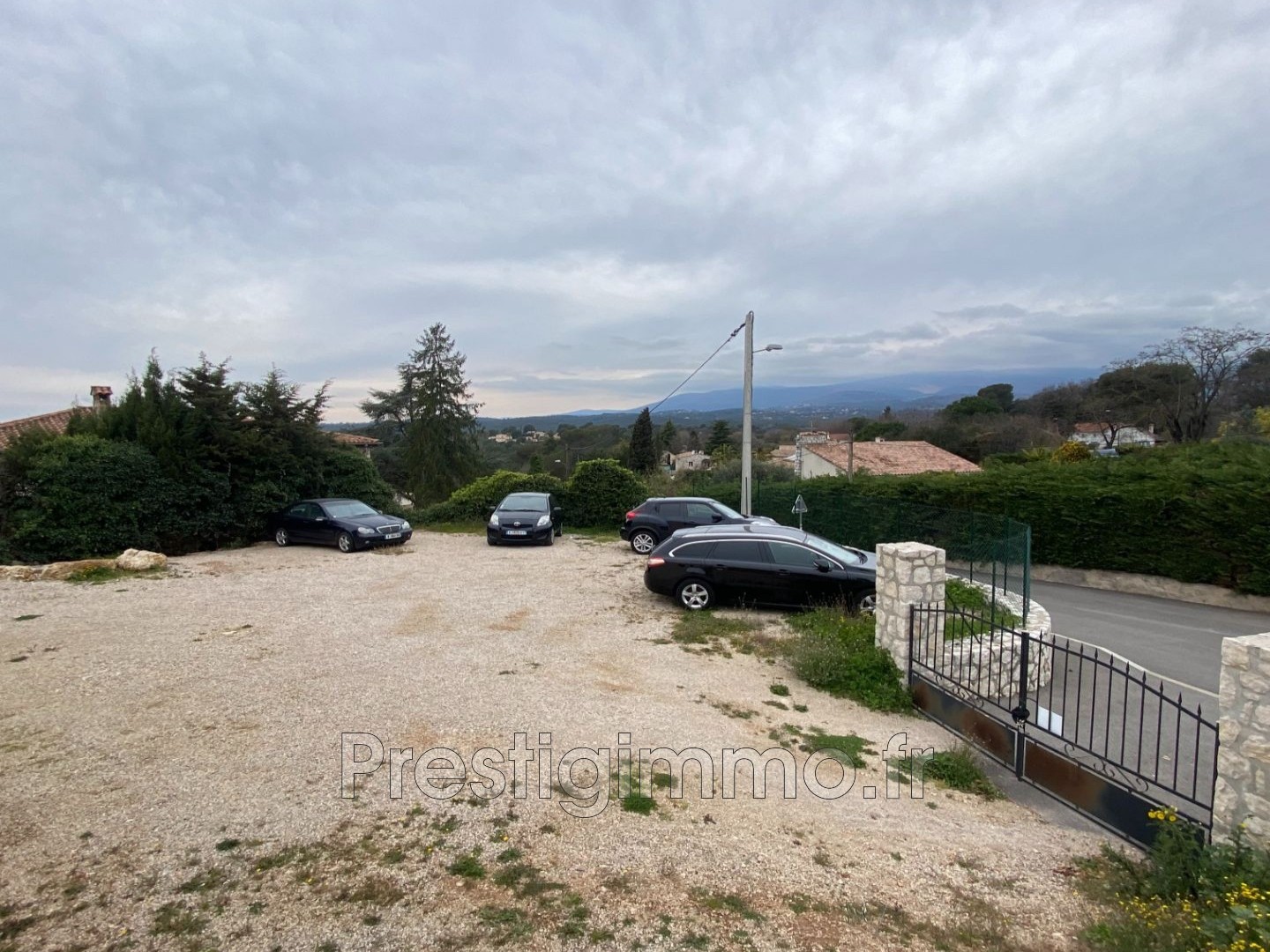 Immeuble commercial 300 m²