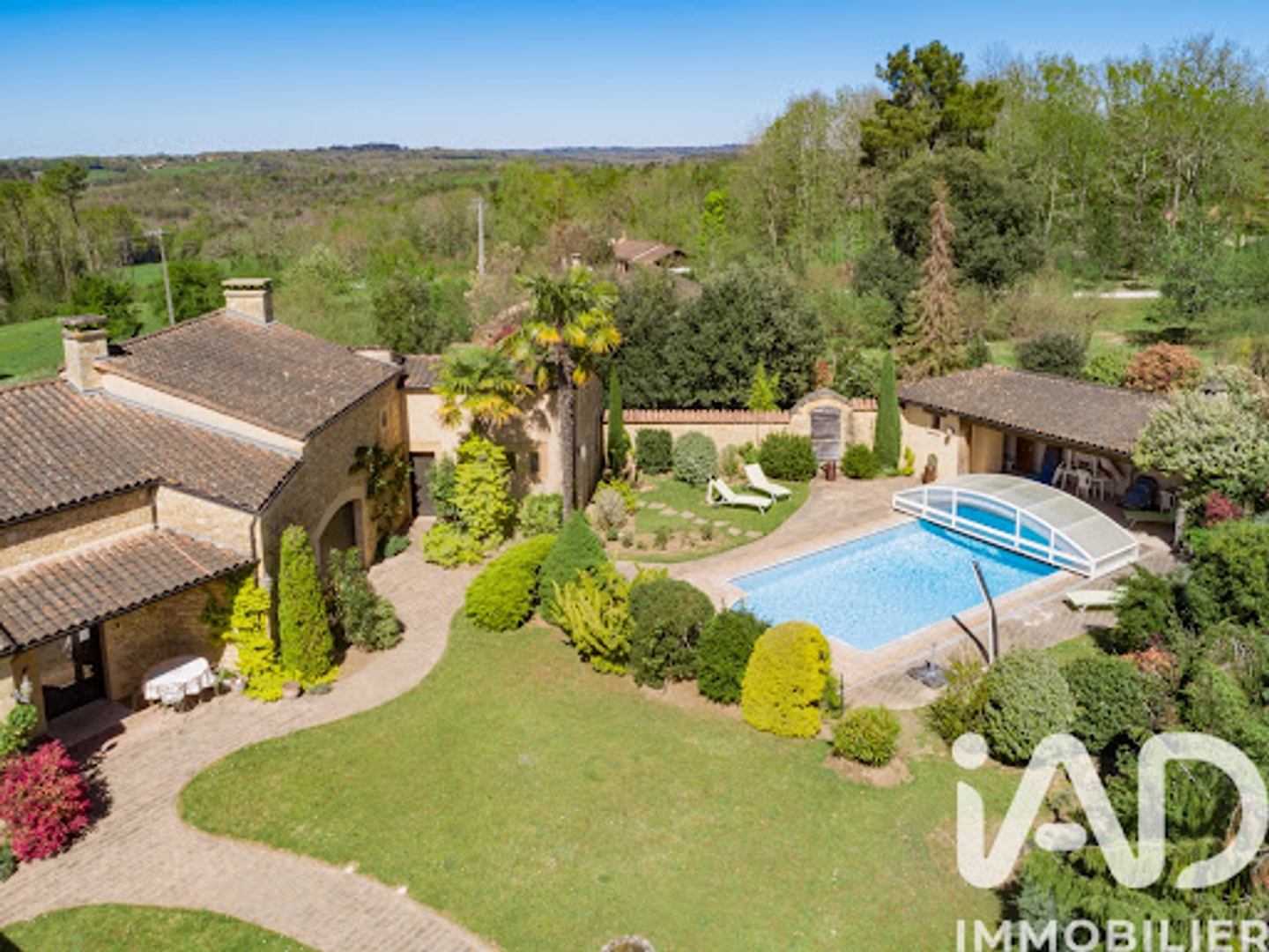 Maison à vendre - 6 pièces - 275m2 - Marcillac-Saint-Q... (24200)
