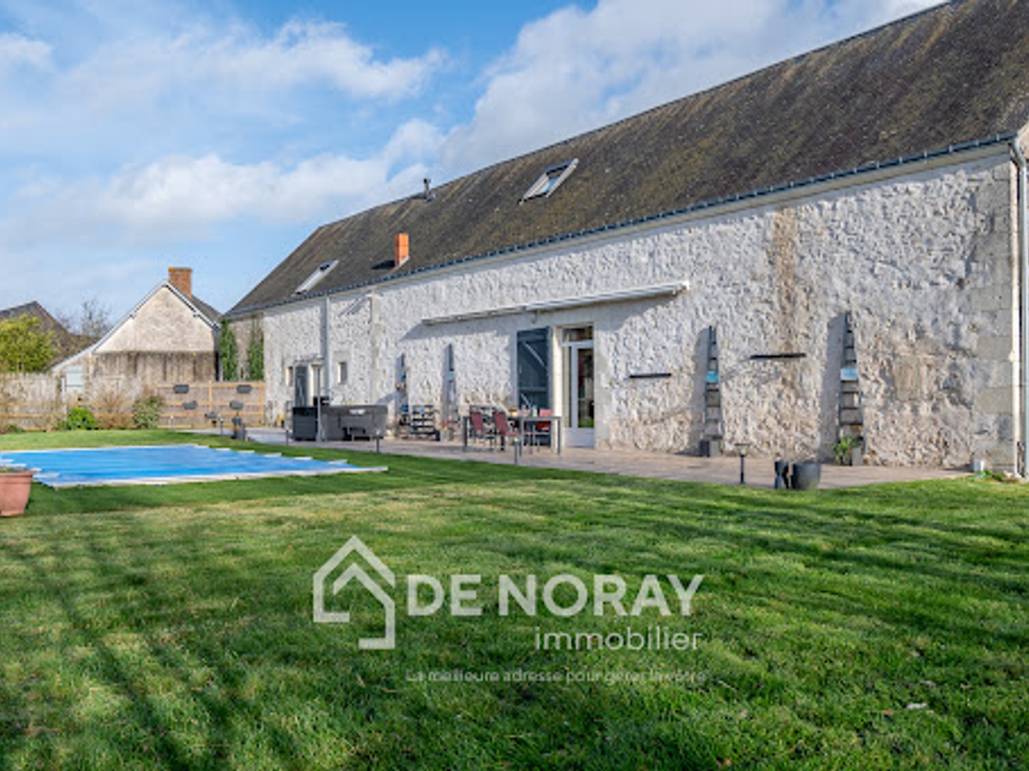 Maison à vendre - 8 pièces - 260m2 - Sainte-Catherine-... (37800)