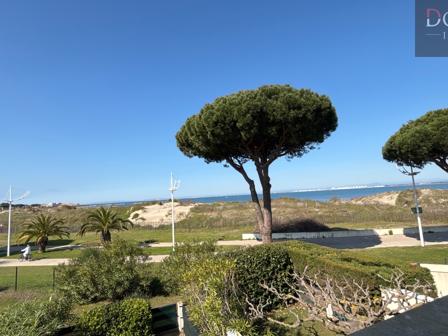 PORT CAMARGUE STUDIO CABINE DE 38.54 M2 AVEC CELLIER ET PARKING PRIVE