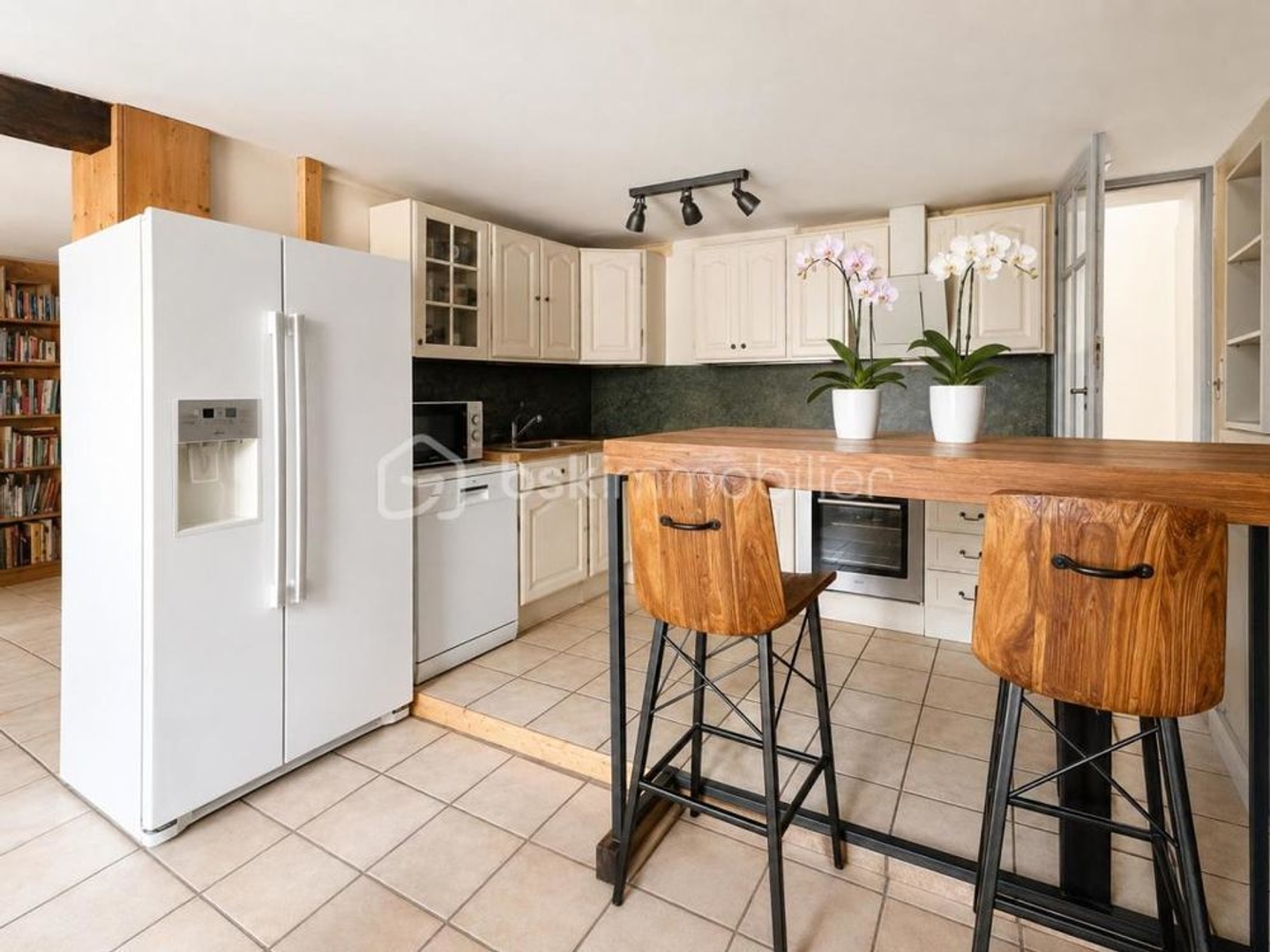 ? À DÉCOUVRIR ENSEMBLE IMMOBILIER RARE AVEC DEUX LOGEMENTS INDÉPENDANTS À MARLY-LA-VILLE
