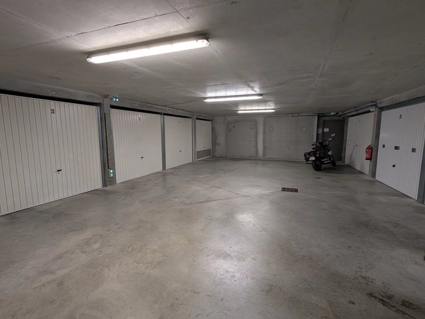 Croix-Rousse garage fermé 12 m²