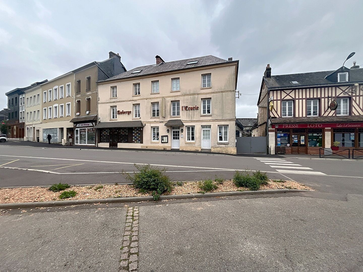 Immeuble 10 pièces 598 m²