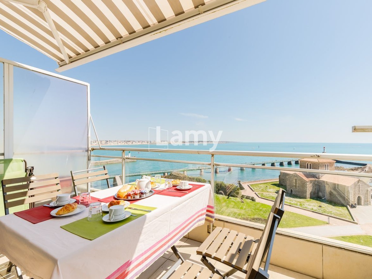 Parking + Appartement + Annexe