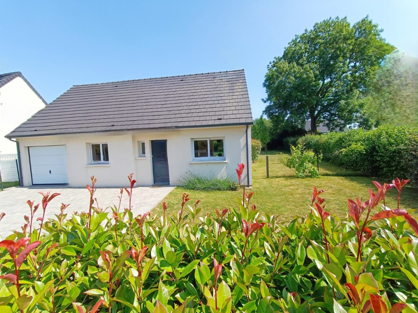 Pavillon 3 chambres, garage et jardin