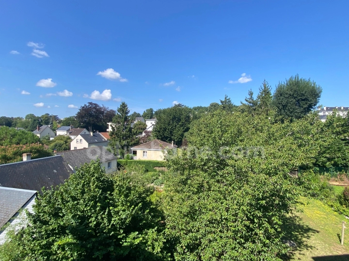 Immeuble à vendre - 8 pièces - 193m2 - Saint-Cyr-Sur-Loire (37540)