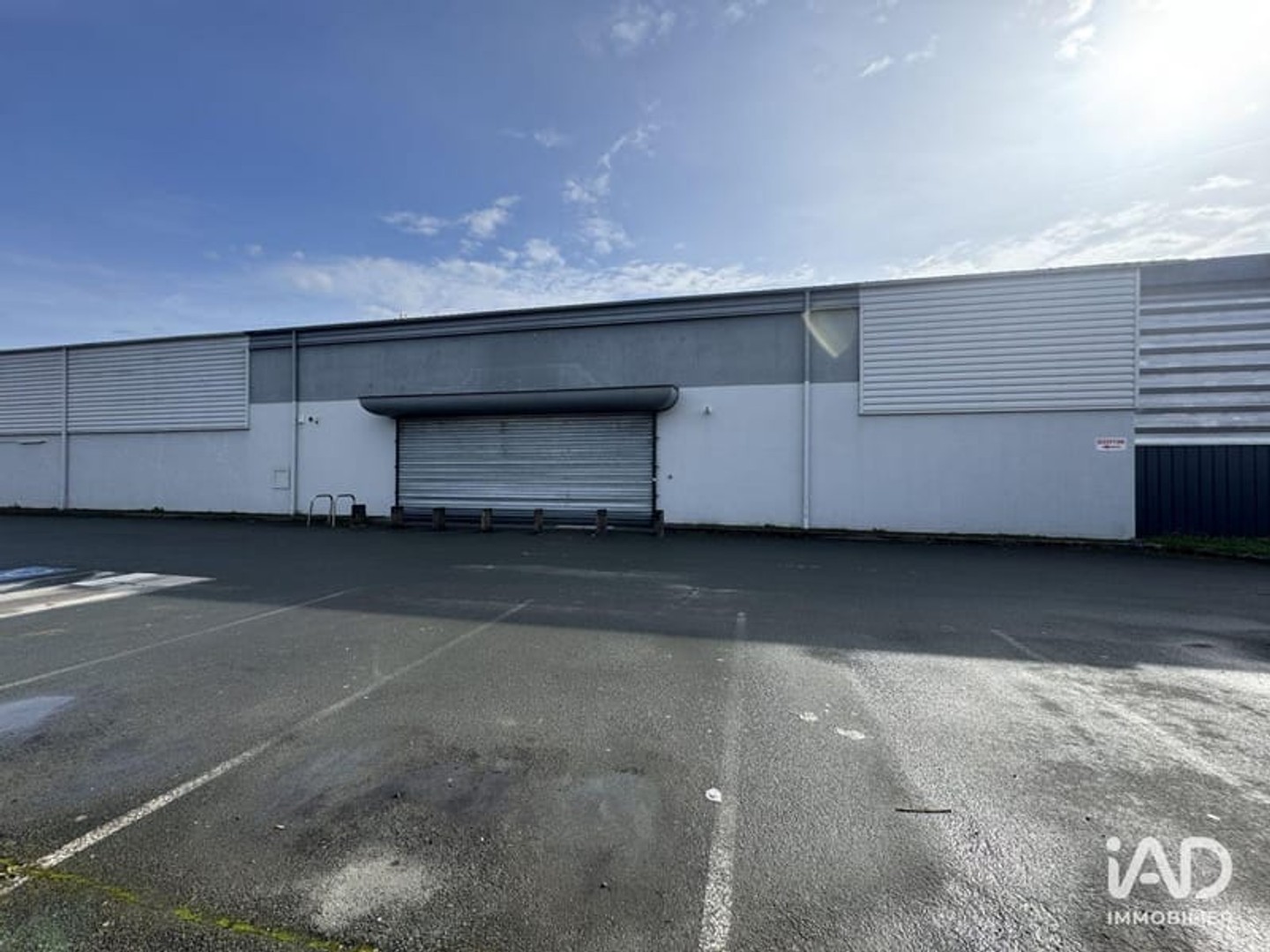 Immeuble commercial 1070 m²