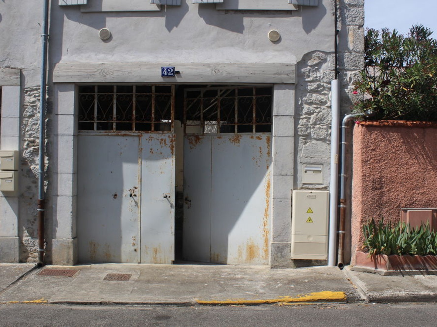 Montréjeau , Ensemble immobilier avec logement , dépendance , jardin