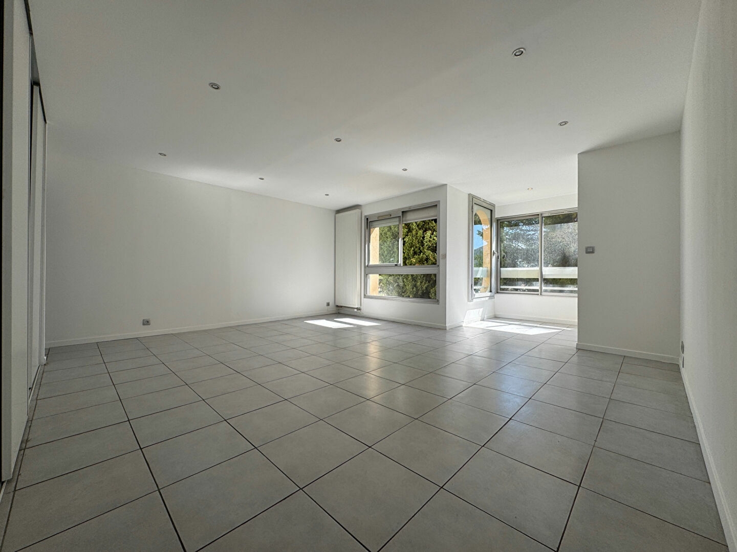 Appartement à vendre - 4 pièces - 76m2 - Marseille 12e (13012)