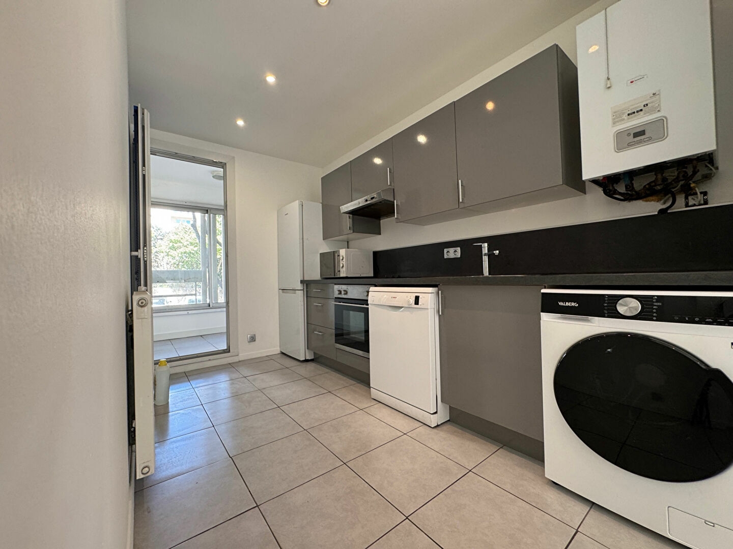 Appartement à vendre - 4 pièces - 76m2 - Marseille 12e (13012)