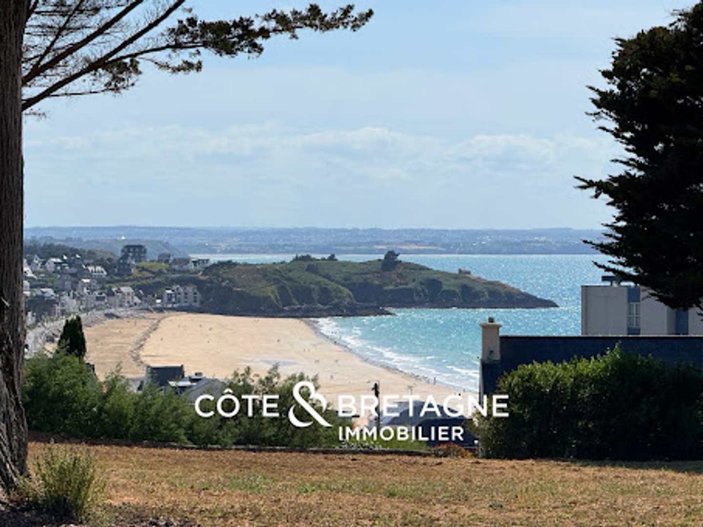 Terrain 584 m²