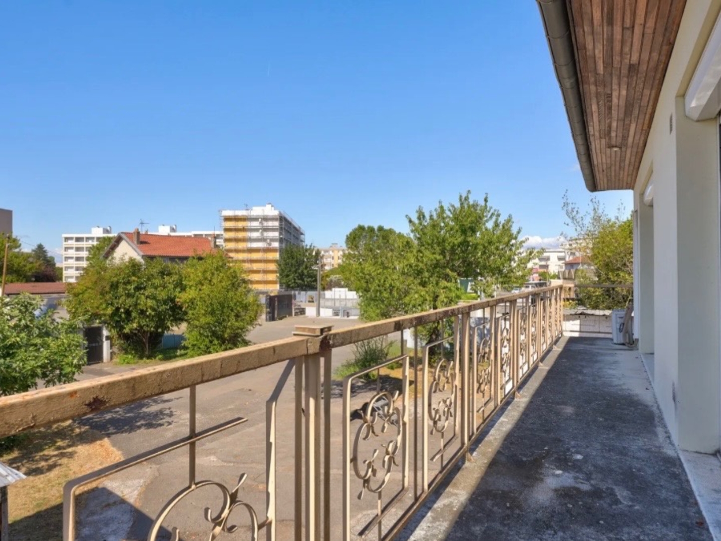 Maison à vendre - 5 pièces - 180m2 - Vaulx-En-Velin (69120)