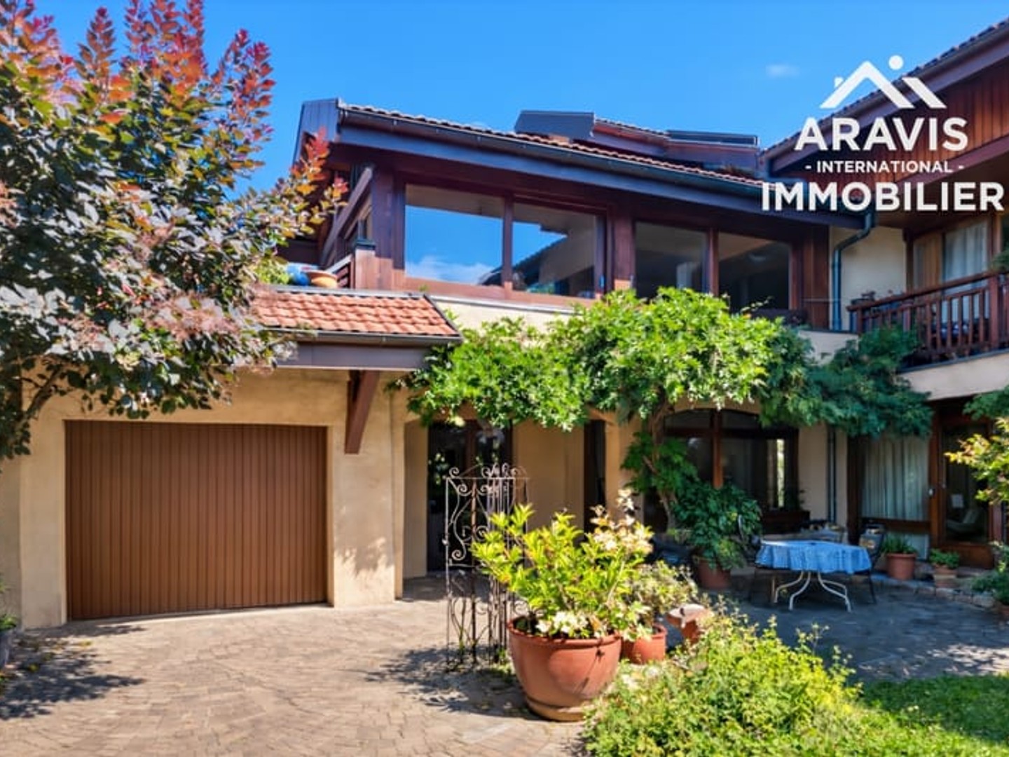 Maison atypique de 266 m2, lumière et calme absolu