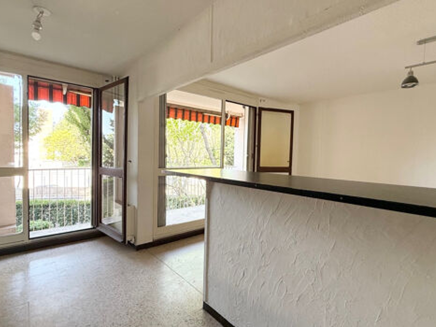 Appartement à vendre - 5 pièces - 91m2 - Marseille 12e (13012)