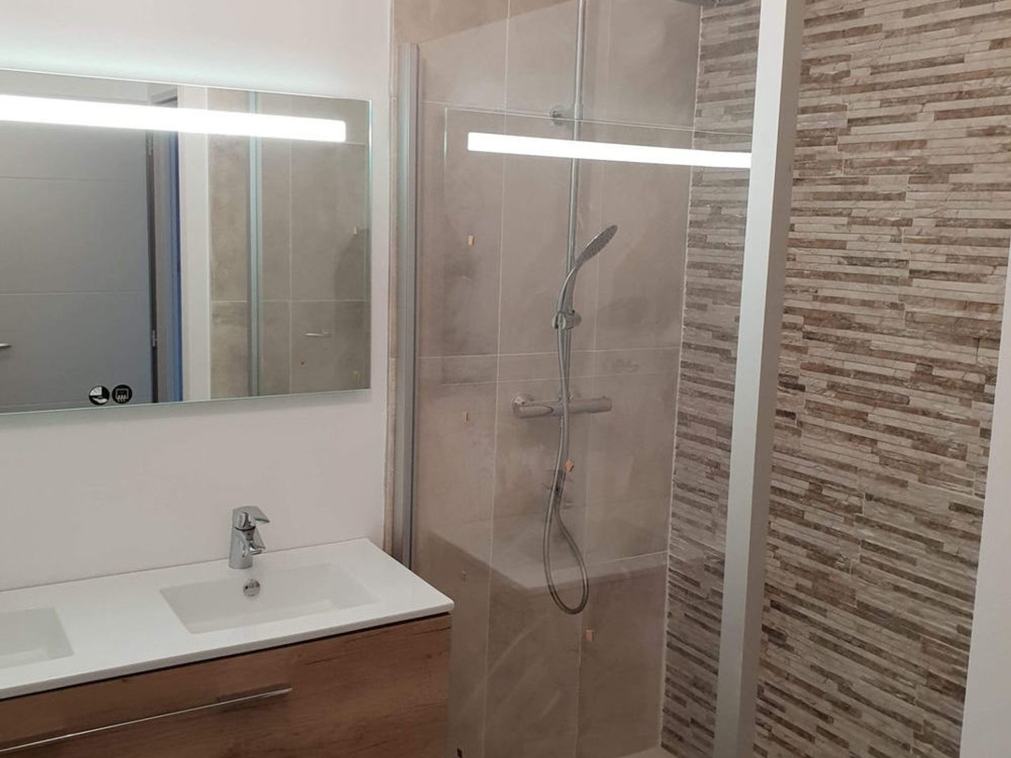 4 Appartements dans une magnifique Bâtisse