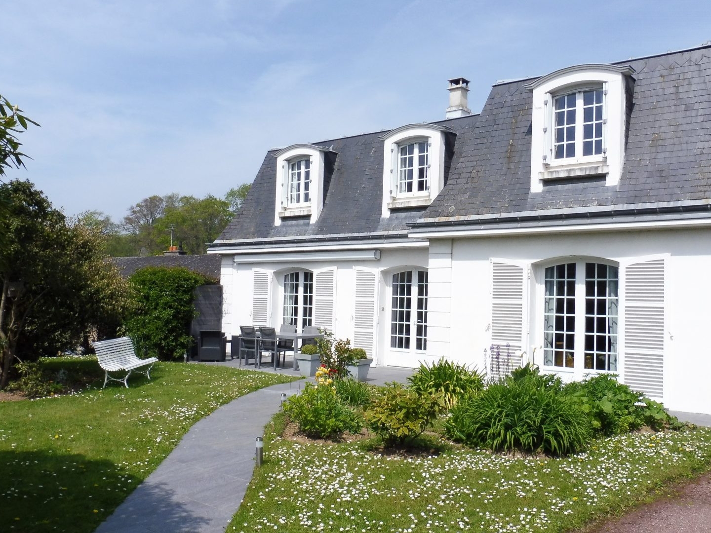 En vende cette belle maison au bord de la mer